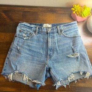 NWOT. Abercrombie & Fitch 4” High Rise Shorts